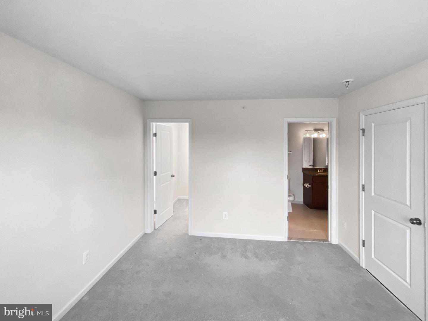 4967 LAKESIDE XING, CHANTILLY, Virginia 20151, 3 Bedrooms Bedrooms, ,3 BathroomsBathrooms,Residential,For sale,4967 LAKESIDE XING,VAFX2269444 MLS # VAFX2269444
