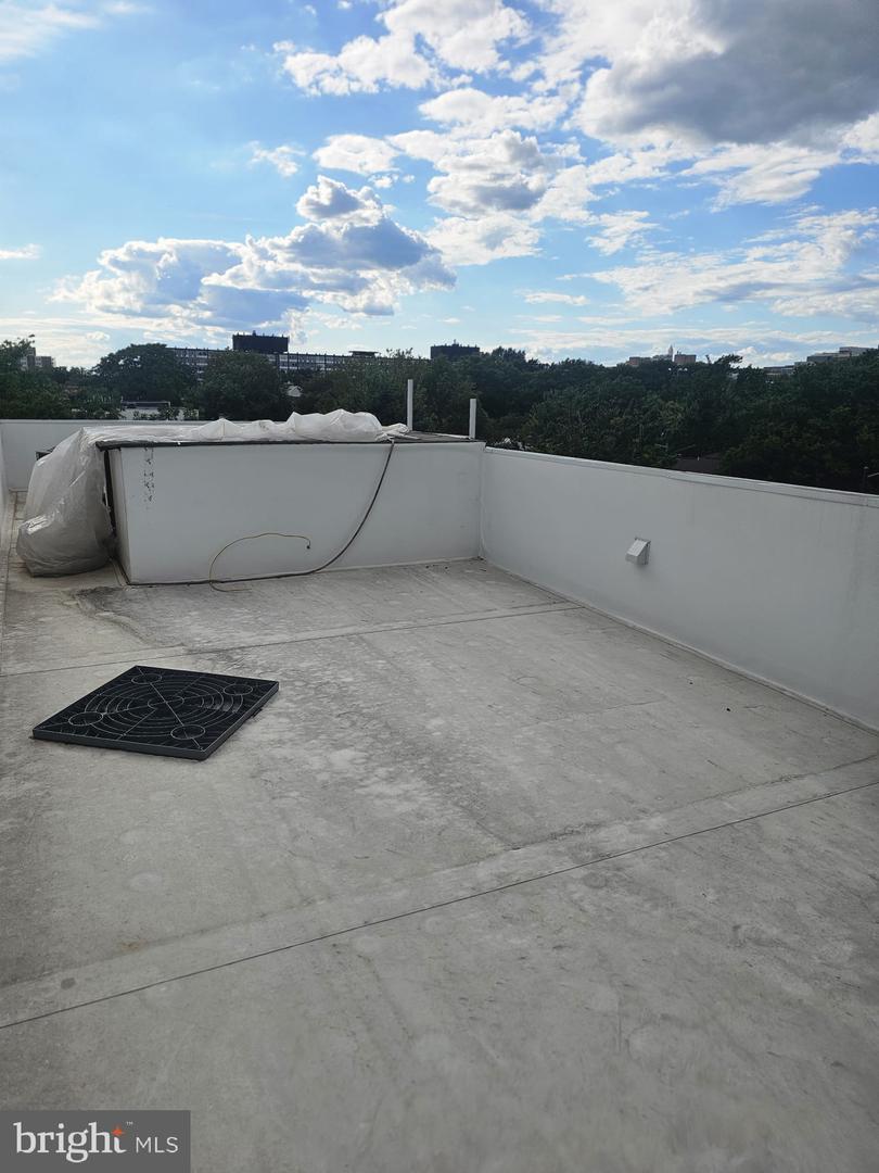 1404 1ST ST SW, WASHINGTON, District Of Columbia 20024, 2 Bedrooms Bedrooms, 6 Rooms Rooms,2 BathroomsBathrooms,Residential,For sale,1404 1ST ST SW,DCDC2224328 MLS # DCDC2224328