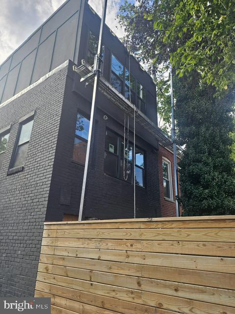 1404 1ST ST SW, WASHINGTON, District Of Columbia 20024, 2 Bedrooms Bedrooms, 6 Rooms Rooms,2 BathroomsBathrooms,Residential,For sale,1404 1ST ST SW,DCDC2224328 MLS # DCDC2224328