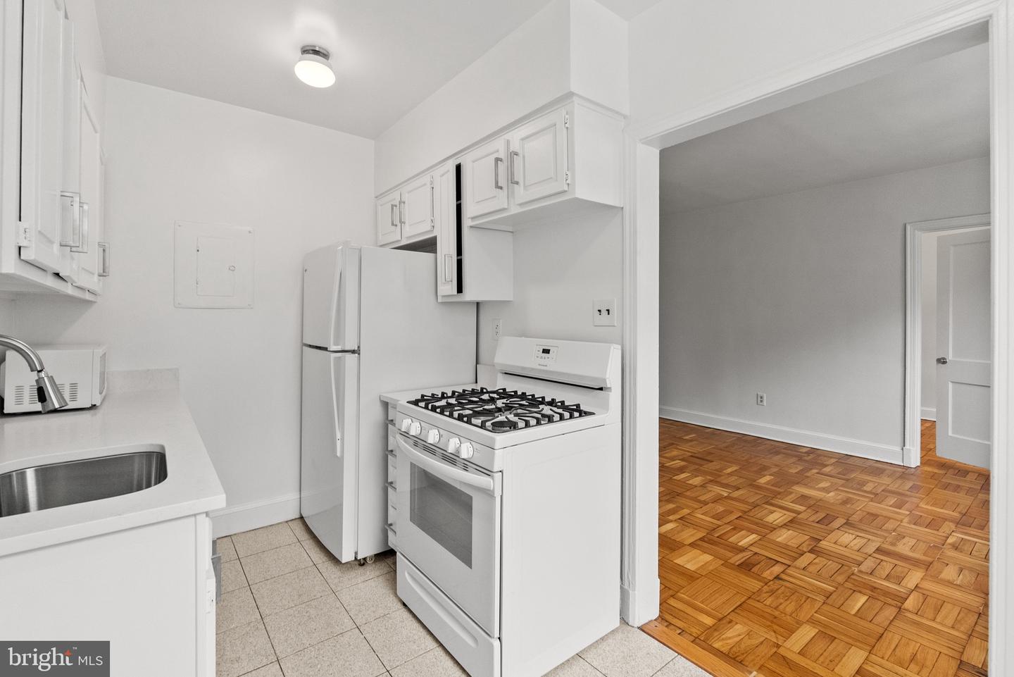 4491 MACARTHUR BLVD NW #303, WASHINGTON, District Of Columbia 20007, 2 Bedrooms Bedrooms, ,1 BathroomBathrooms,Residential,For sale,4491 MACARTHUR BLVD NW #303,DCDC2193234 MLS # DCDC2193234