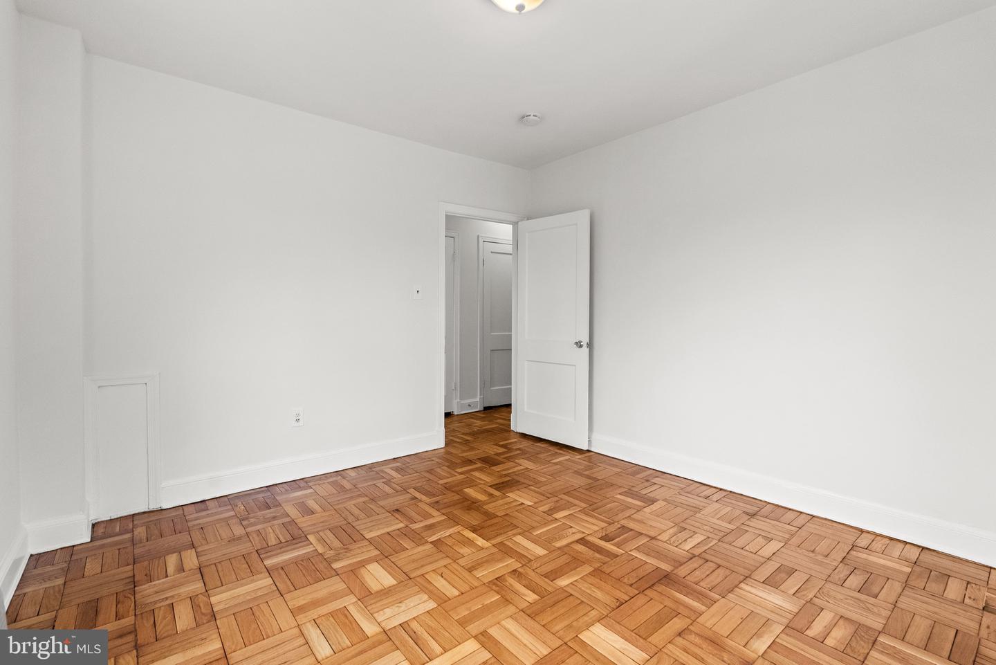 4491 MACARTHUR BLVD NW #303, WASHINGTON, District Of Columbia 20007, 2 Bedrooms Bedrooms, ,1 BathroomBathrooms,Residential,For sale,4491 MACARTHUR BLVD NW #303,DCDC2193234 MLS # DCDC2193234