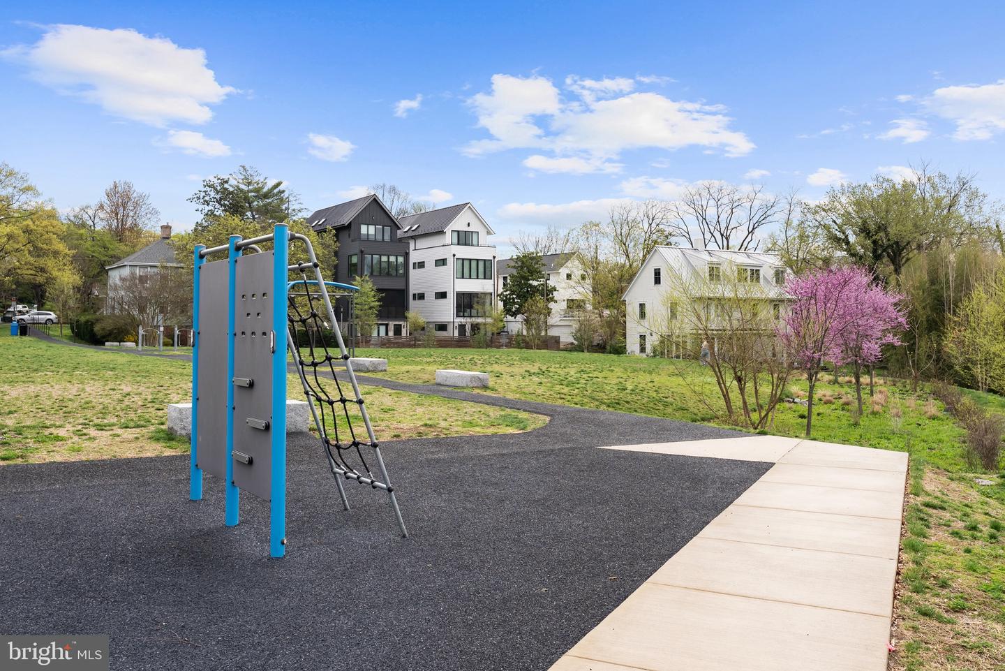 4491 MACARTHUR BLVD NW #303, WASHINGTON, District Of Columbia 20007, 2 Bedrooms Bedrooms, ,1 BathroomBathrooms,Residential,For sale,4491 MACARTHUR BLVD NW #303,DCDC2193234 MLS # DCDC2193234