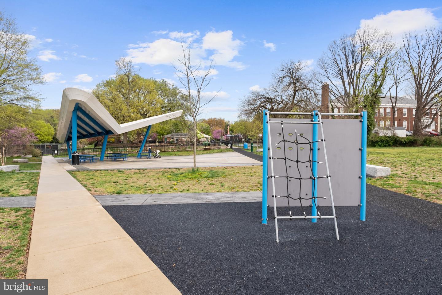 4491 MACARTHUR BLVD NW #303, WASHINGTON, District Of Columbia 20007, 2 Bedrooms Bedrooms, ,1 BathroomBathrooms,Residential,For sale,4491 MACARTHUR BLVD NW #303,DCDC2193234 MLS # DCDC2193234