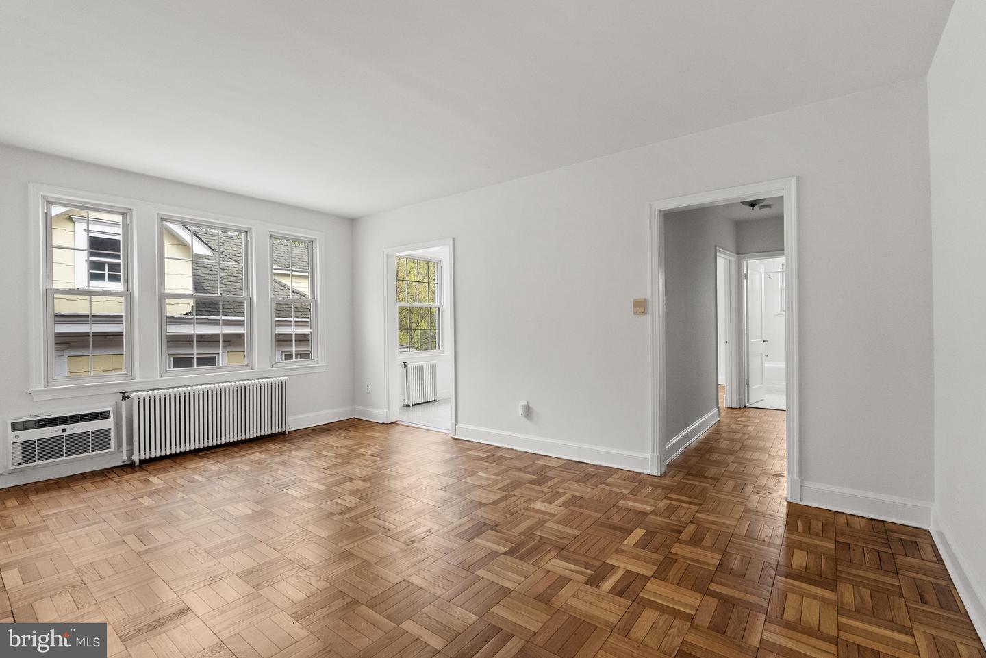 4491 MACARTHUR BLVD NW #303, WASHINGTON, District Of Columbia 20007, 2 Bedrooms Bedrooms, ,1 BathroomBathrooms,Residential,For sale,4491 MACARTHUR BLVD NW #303,DCDC2193234 MLS # DCDC2193234