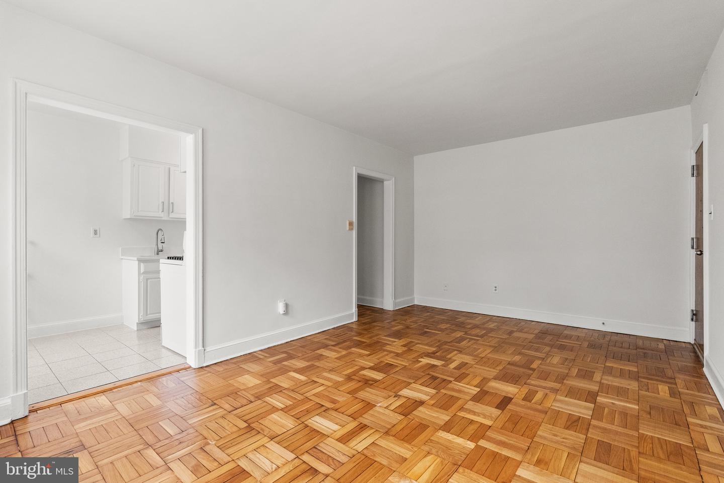 4491 MACARTHUR BLVD NW #303, WASHINGTON, District Of Columbia 20007, 2 Bedrooms Bedrooms, ,1 BathroomBathrooms,Residential,For sale,4491 MACARTHUR BLVD NW #303,DCDC2193234 MLS # DCDC2193234
