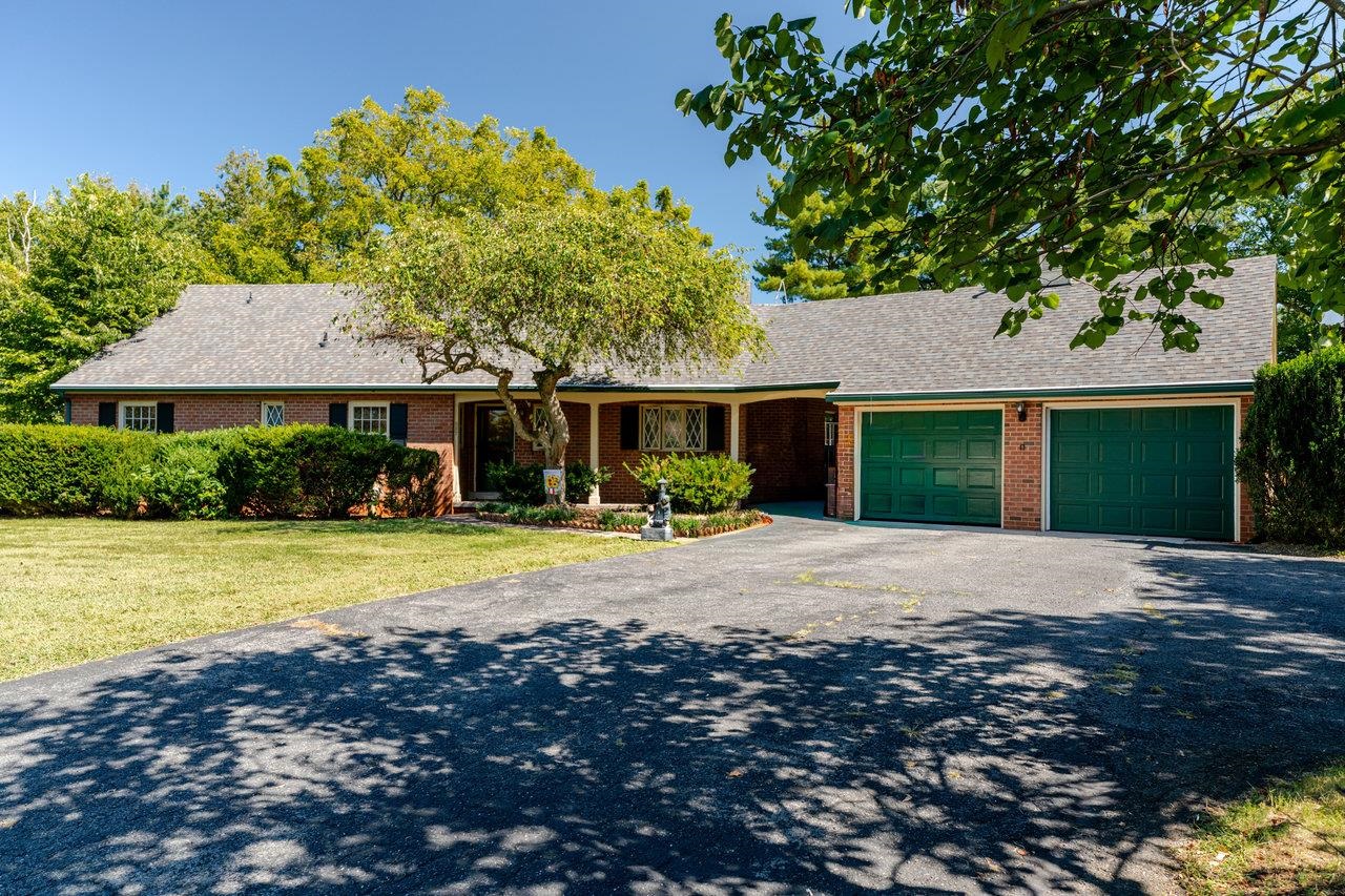 527 CRESTOVER DR, BROADWAY, Virginia 22815, 4 Bedrooms Bedrooms, ,2 BathroomsBathrooms,Residential,527 CRESTOVER DR,669427 MLS # 669427