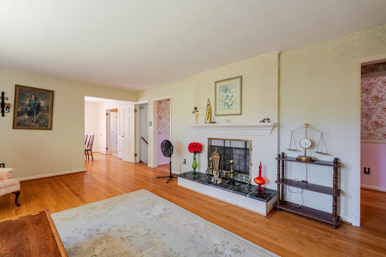 527 CRESTOVER DR, BROADWAY, Virginia 22815, 4 Bedrooms Bedrooms, ,2 BathroomsBathrooms,Residential,527 CRESTOVER DR,669427 MLS # 669427