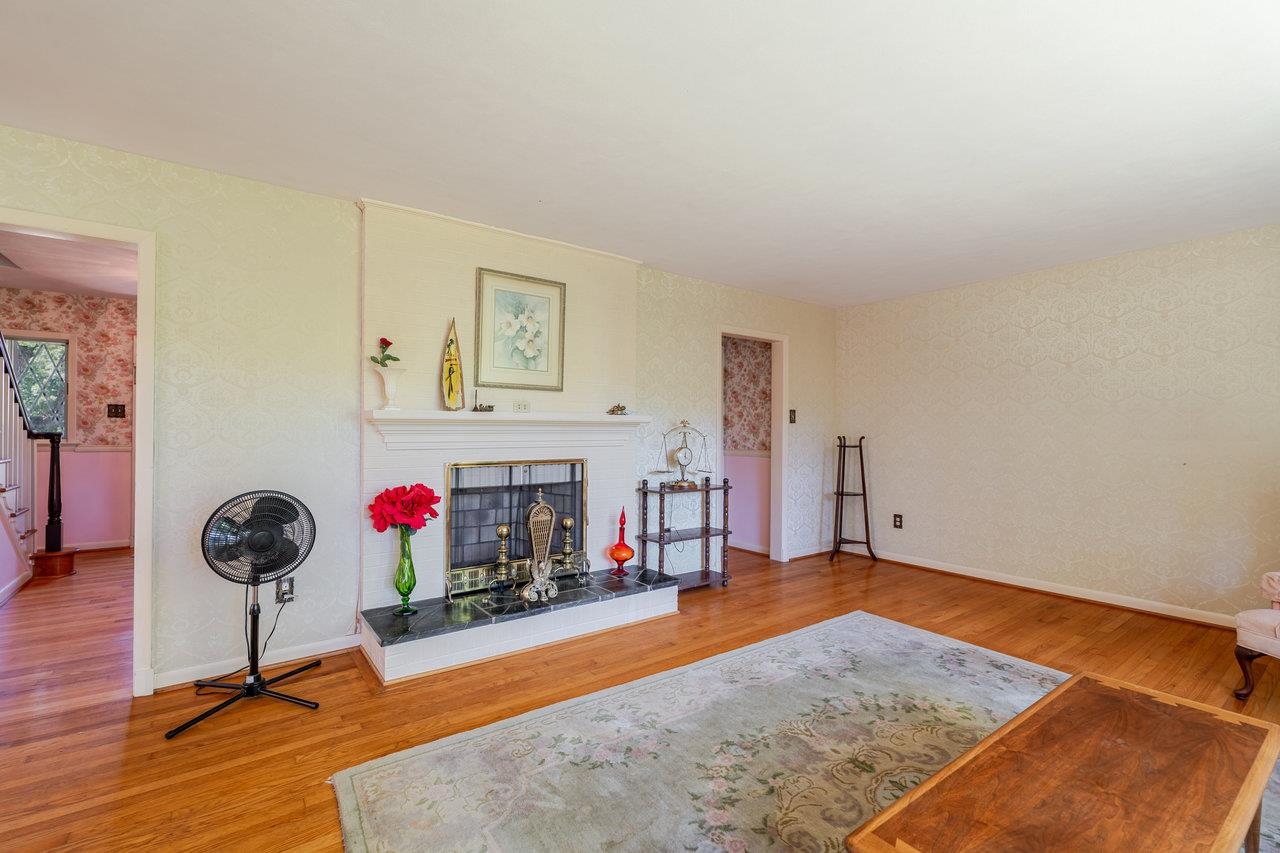 527 CRESTOVER DR, BROADWAY, Virginia 22815, 4 Bedrooms Bedrooms, ,2 BathroomsBathrooms,Residential,527 CRESTOVER DR,669427 MLS # 669427
