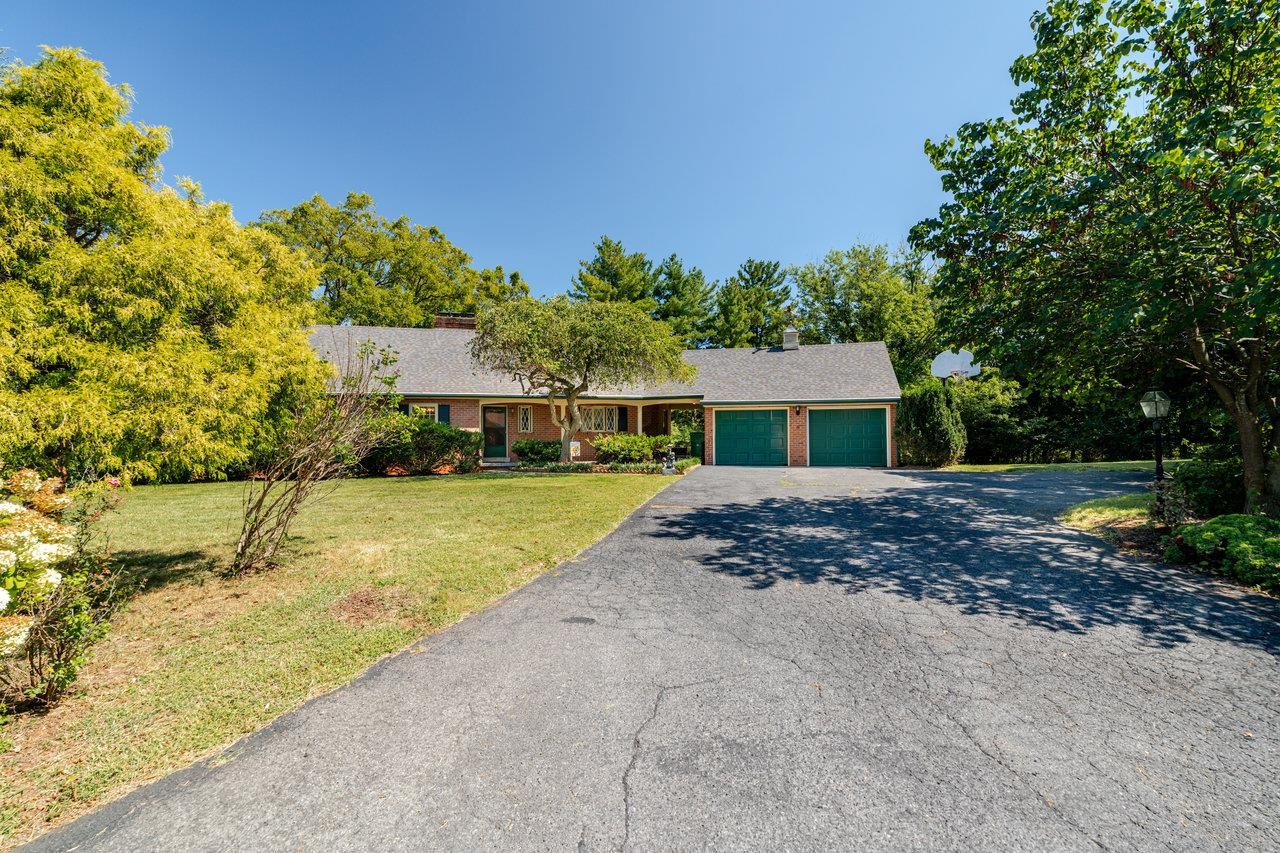 527 CRESTOVER DR, BROADWAY, Virginia 22815, 4 Bedrooms Bedrooms, ,2 BathroomsBathrooms,Residential,527 CRESTOVER DR,669427 MLS # 669427