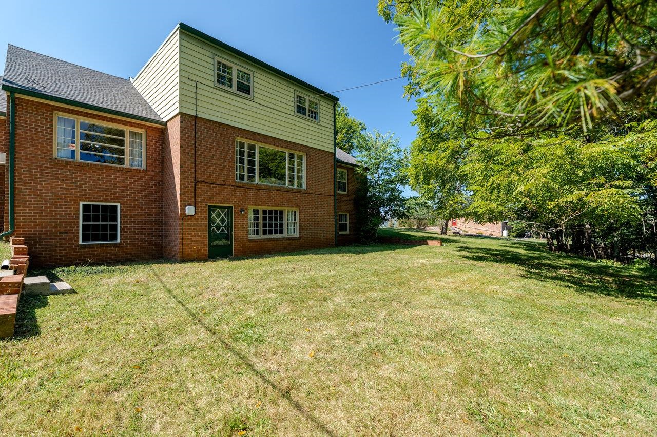 527 CRESTOVER DR, BROADWAY, Virginia 22815, 4 Bedrooms Bedrooms, ,2 BathroomsBathrooms,Residential,527 CRESTOVER DR,669427 MLS # 669427