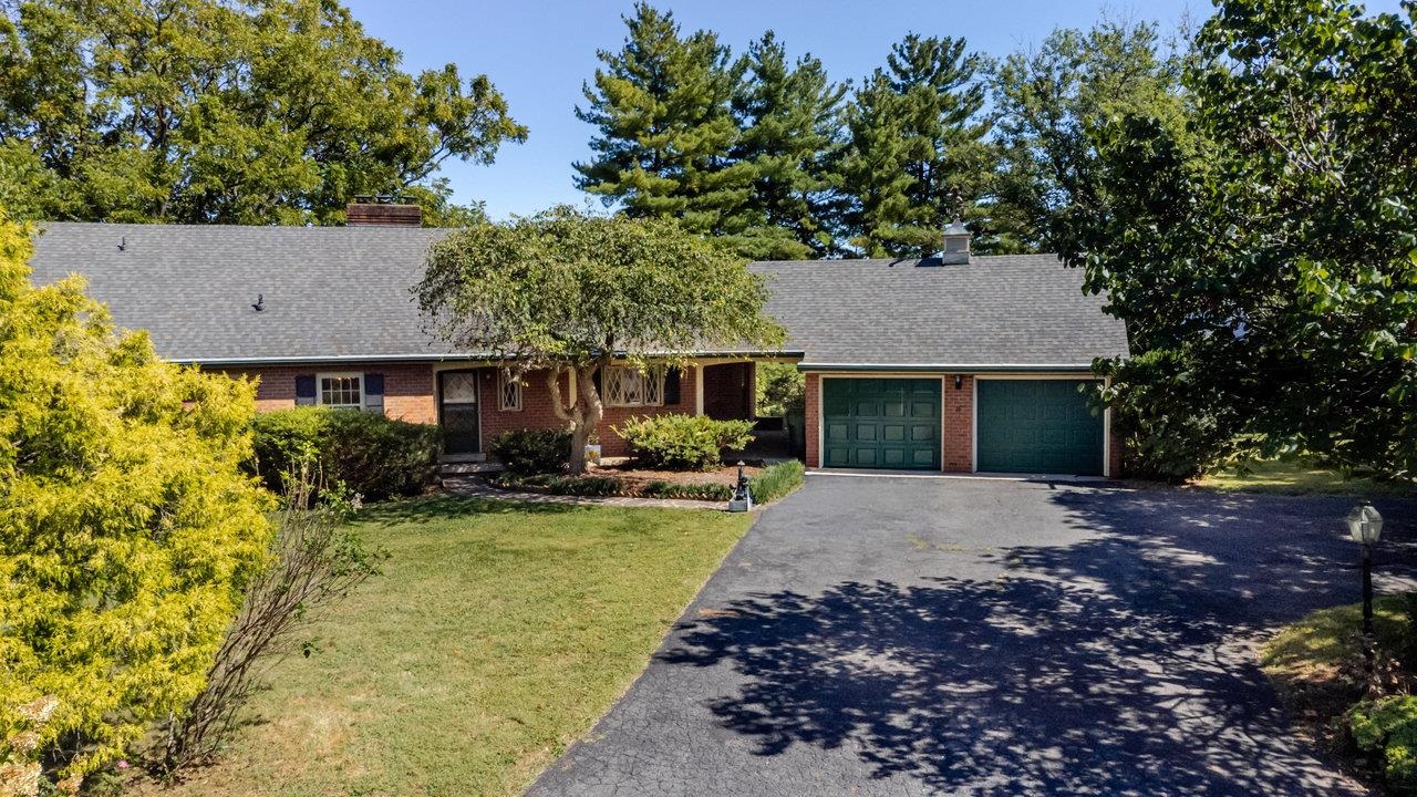 527 CRESTOVER DR, BROADWAY, Virginia 22815, 4 Bedrooms Bedrooms, ,2 BathroomsBathrooms,Residential,527 CRESTOVER DR,669427 MLS # 669427