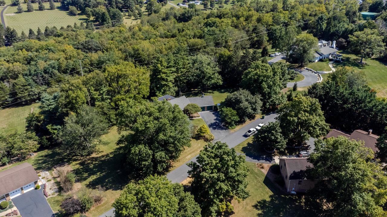 527 CRESTOVER DR, BROADWAY, Virginia 22815, 4 Bedrooms Bedrooms, ,2 BathroomsBathrooms,Residential,527 CRESTOVER DR,669427 MLS # 669427