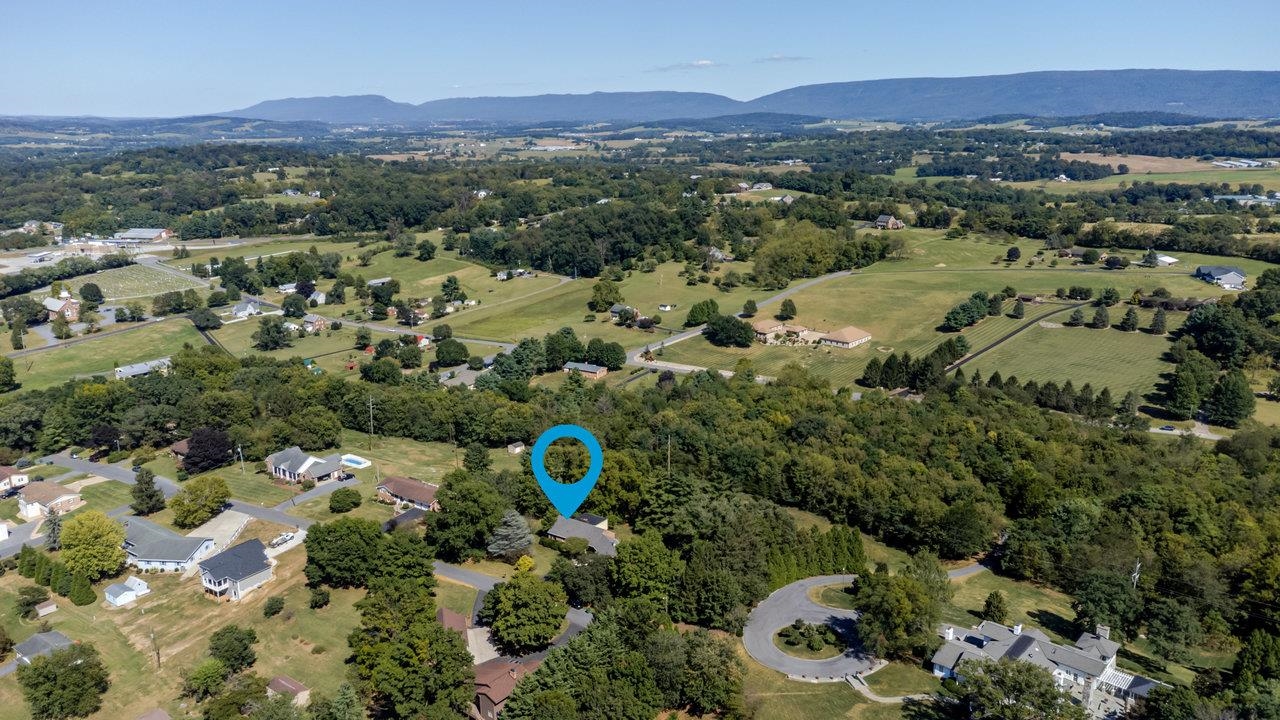 527 CRESTOVER DR, BROADWAY, Virginia 22815, 4 Bedrooms Bedrooms, ,2 BathroomsBathrooms,Residential,527 CRESTOVER DR,669427 MLS # 669427