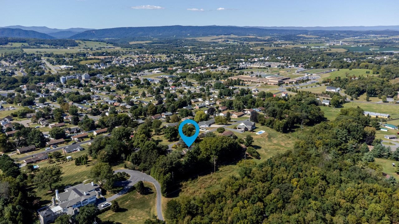 527 CRESTOVER DR, BROADWAY, Virginia 22815, 4 Bedrooms Bedrooms, ,2 BathroomsBathrooms,Residential,527 CRESTOVER DR,669427 MLS # 669427