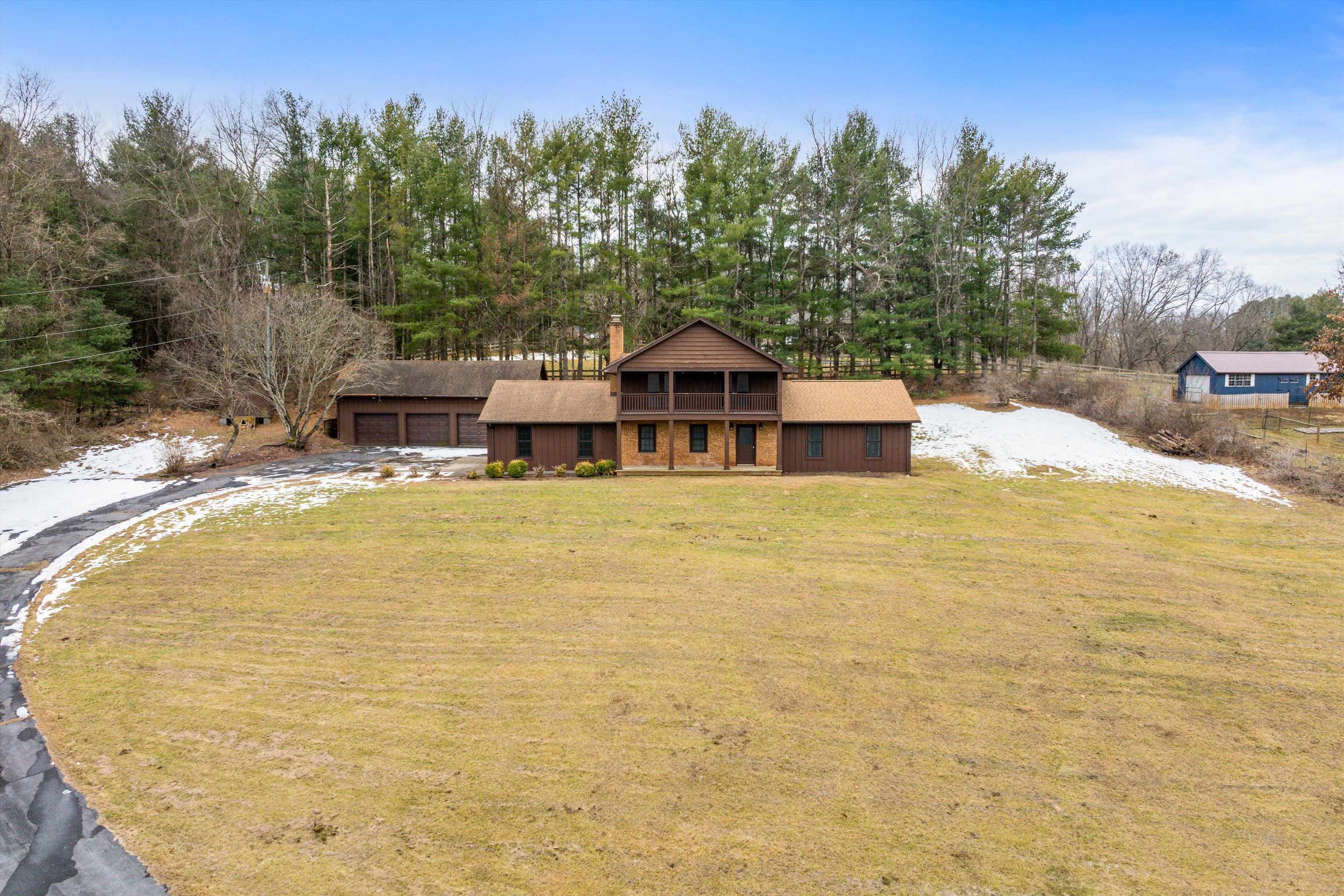 2064 CHURCHVILLE AVE, STAUNTON, Virginia 24401, 4 Bedrooms Bedrooms, ,3 BathroomsBathrooms,Residential,2064 CHURCHVILLE AVE,669435 MLS # 669435