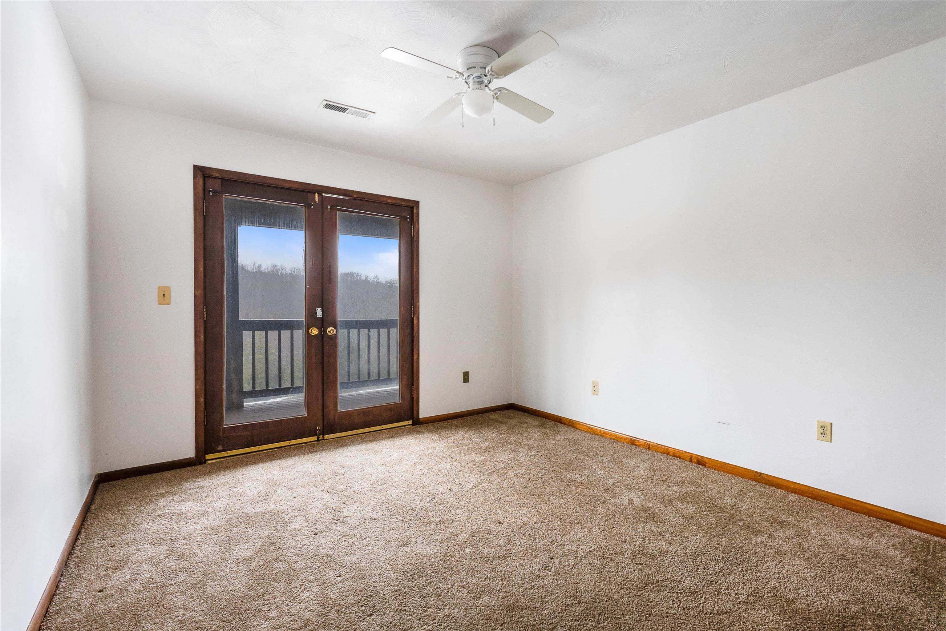 2064 CHURCHVILLE AVE, STAUNTON, Virginia 24401, 4 Bedrooms Bedrooms, ,3 BathroomsBathrooms,Residential,2064 CHURCHVILLE AVE,669435 MLS # 669435