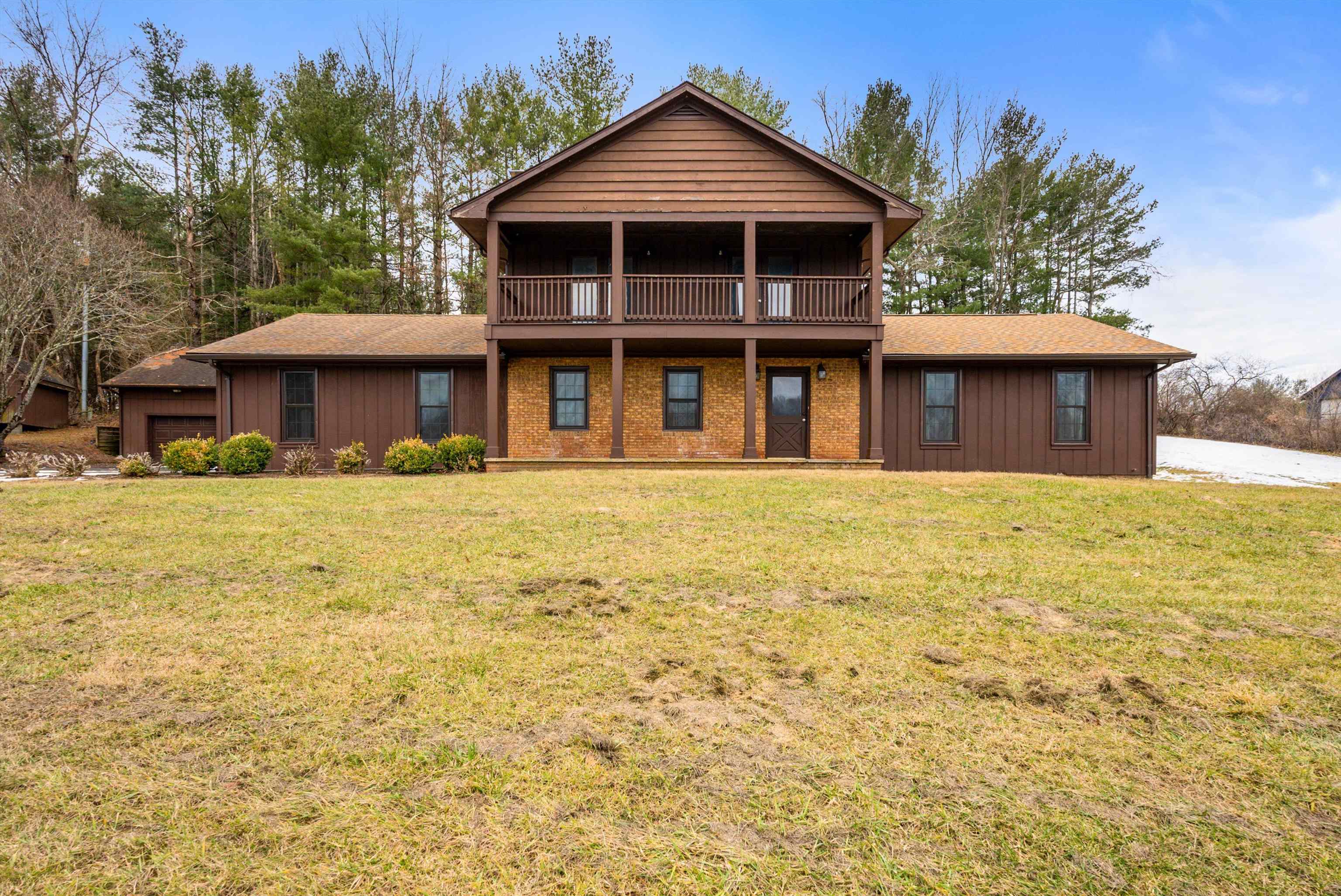 2064 CHURCHVILLE AVE, STAUNTON, Virginia 24401, 4 Bedrooms Bedrooms, ,3 BathroomsBathrooms,Residential,2064 CHURCHVILLE AVE,669435 MLS # 669435