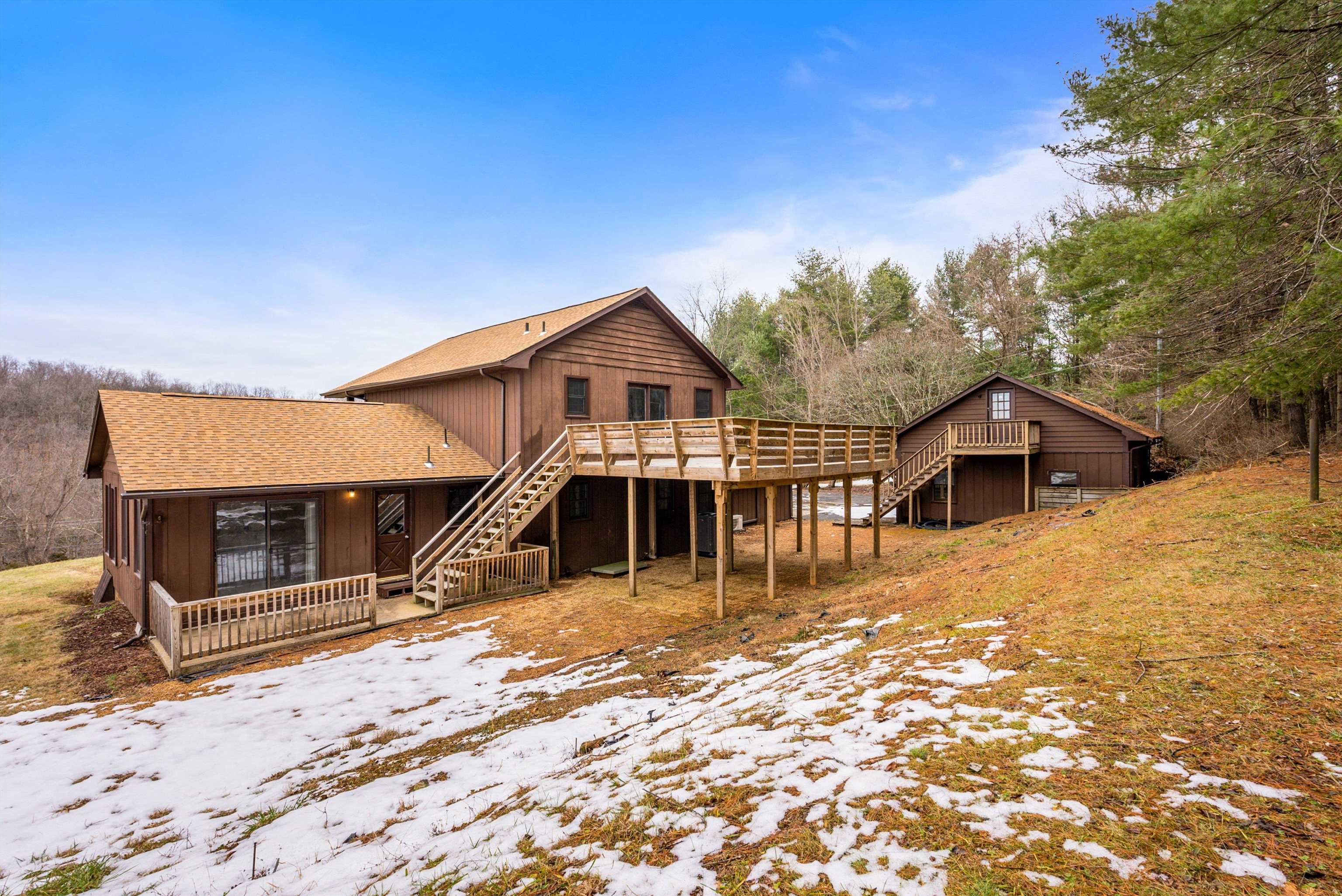 2064 CHURCHVILLE AVE, STAUNTON, Virginia 24401, 4 Bedrooms Bedrooms, ,3 BathroomsBathrooms,Residential,2064 CHURCHVILLE AVE,669435 MLS # 669435