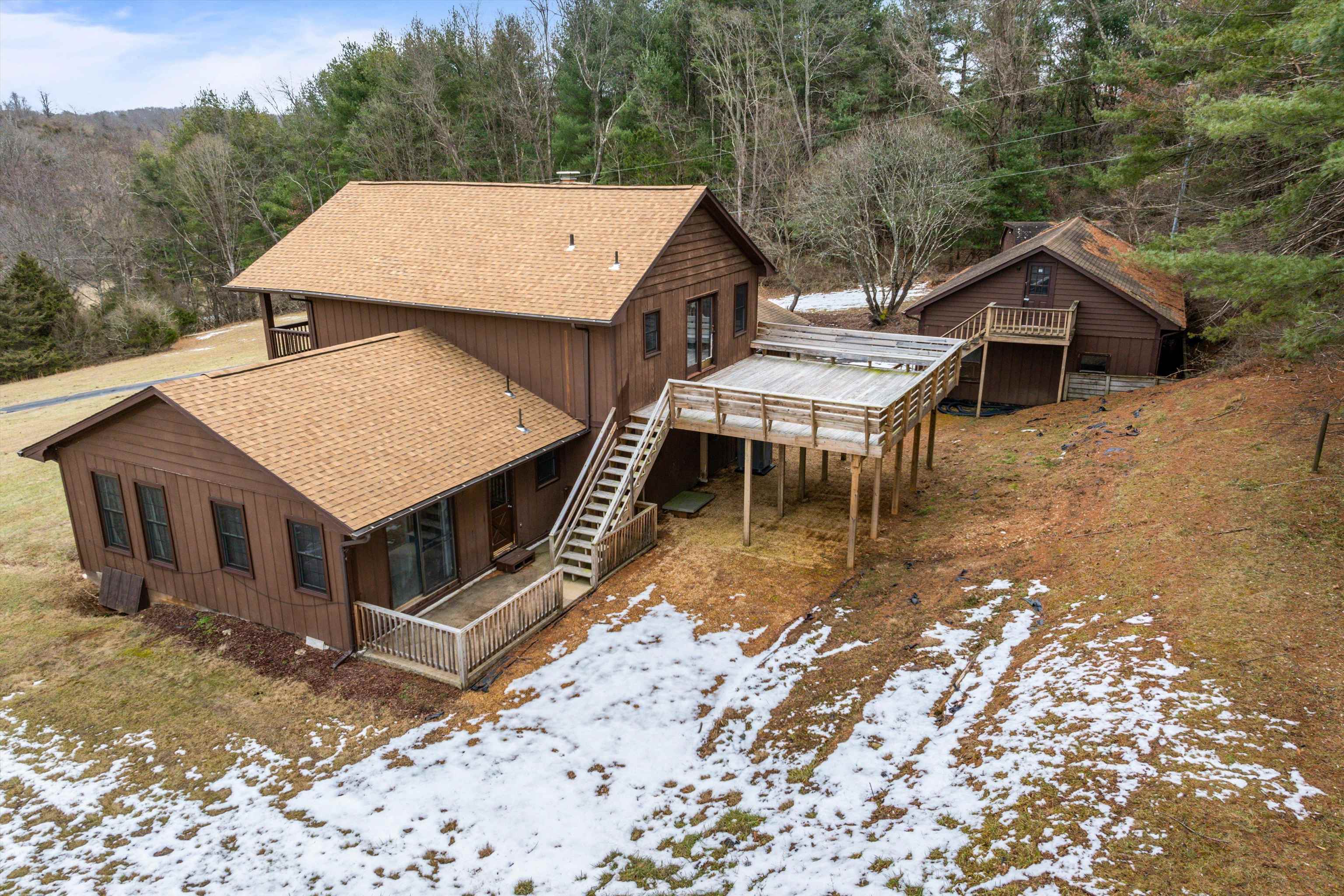 2064 CHURCHVILLE AVE, STAUNTON, Virginia 24401, 4 Bedrooms Bedrooms, ,3 BathroomsBathrooms,Residential,2064 CHURCHVILLE AVE,669435 MLS # 669435