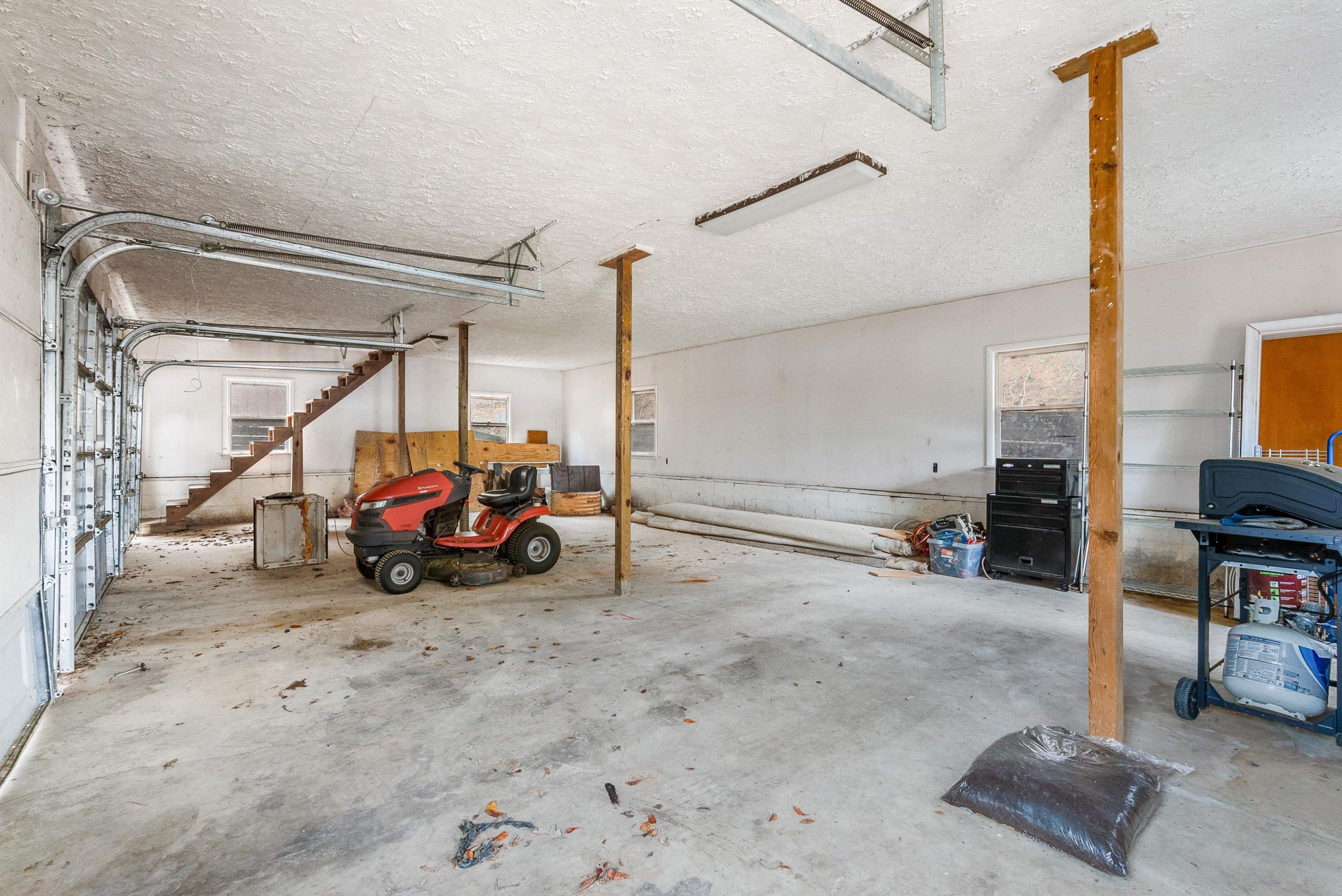 2064 CHURCHVILLE AVE, STAUNTON, Virginia 24401, 4 Bedrooms Bedrooms, ,3 BathroomsBathrooms,Residential,2064 CHURCHVILLE AVE,669435 MLS # 669435