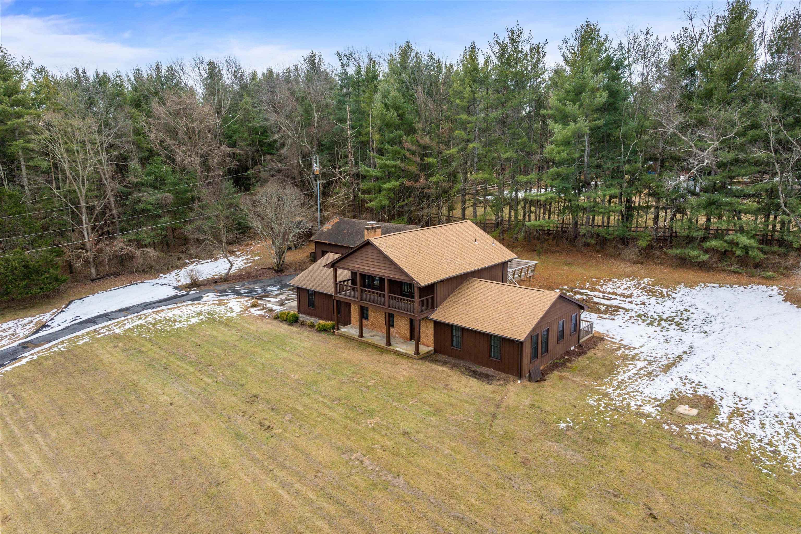 2064 CHURCHVILLE AVE, STAUNTON, Virginia 24401, 4 Bedrooms Bedrooms, ,3 BathroomsBathrooms,Residential,2064 CHURCHVILLE AVE,669435 MLS # 669435