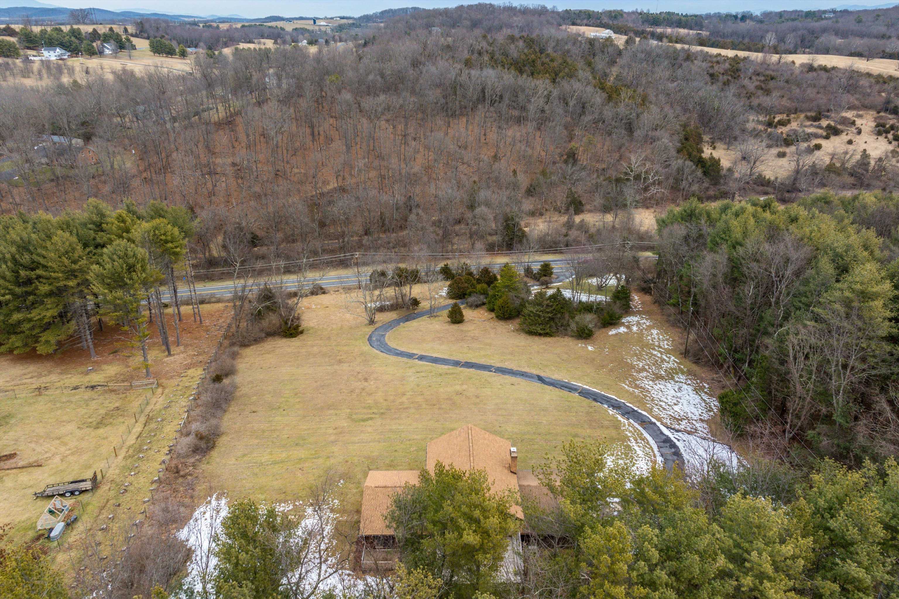 2064 CHURCHVILLE AVE, STAUNTON, Virginia 24401, 4 Bedrooms Bedrooms, ,3 BathroomsBathrooms,Residential,2064 CHURCHVILLE AVE,669435 MLS # 669435