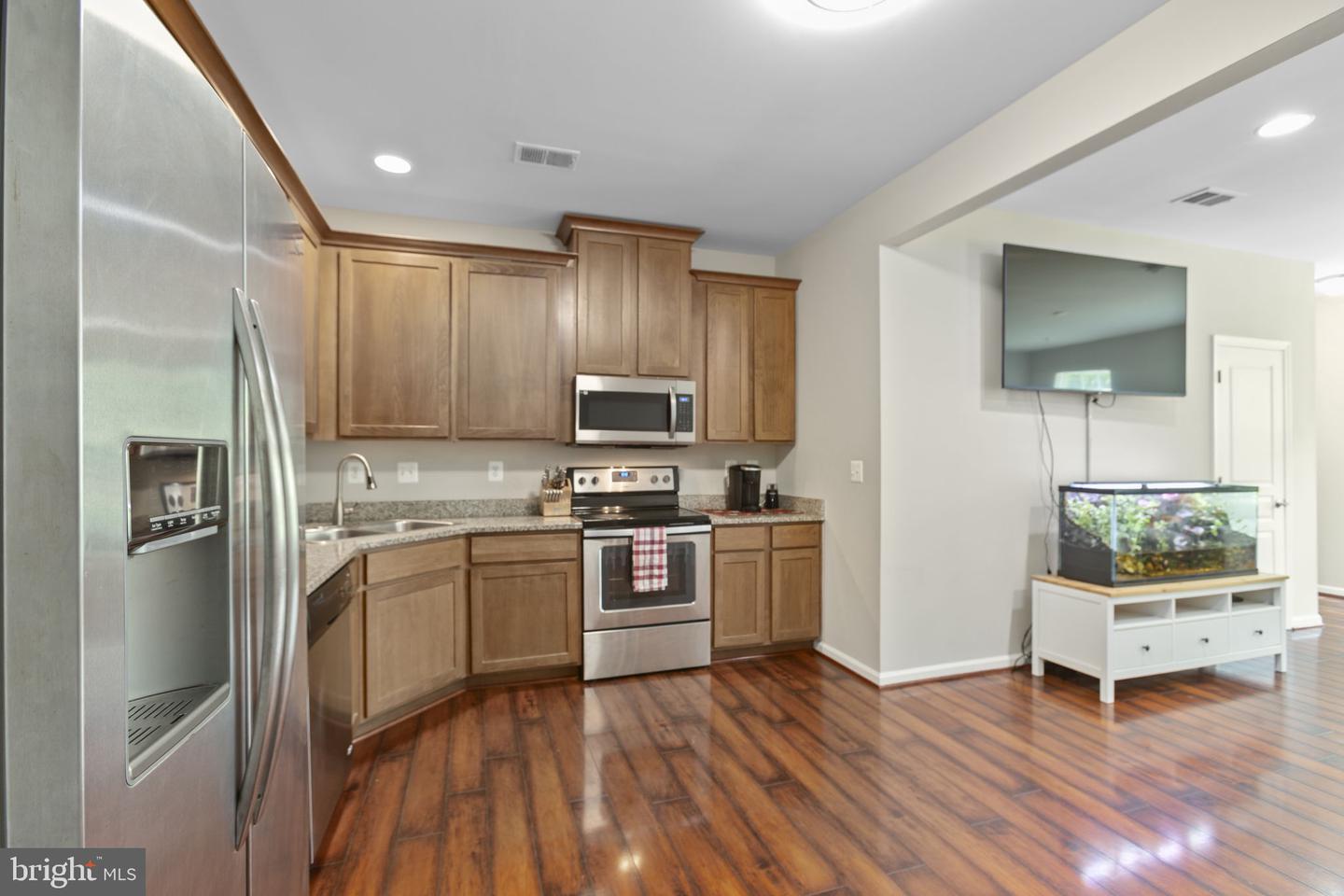 14718 MASON CREEK CIR, WOODBRIDGE, Virginia 22191, 3 Bedrooms Bedrooms, ,2 BathroomsBathrooms,Residential,For sale,14718 MASON CREEK CIR,VAPW2099880 MLS # VAPW2099880