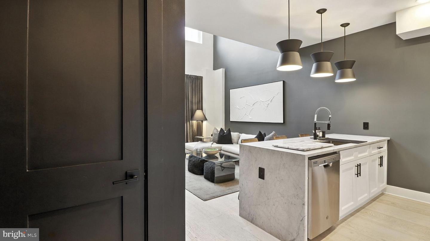 1612 ISHERWOOD ST NE #2, WASHINGTON, District Of Columbia 20002, 2 Bedrooms Bedrooms, 6 Rooms Rooms,2 BathroomsBathrooms,Residential,For sale,1612 ISHERWOOD ST NE #2,DCDC2212622 MLS # DCDC2212622
