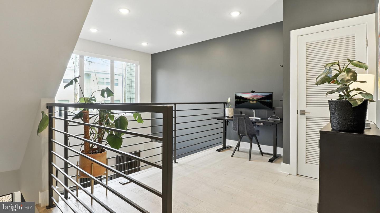1612 ISHERWOOD ST NE #2, WASHINGTON, District Of Columbia 20002, 2 Bedrooms Bedrooms, 6 Rooms Rooms,2 BathroomsBathrooms,Residential,For sale,1612 ISHERWOOD ST NE #2,DCDC2212622 MLS # DCDC2212622