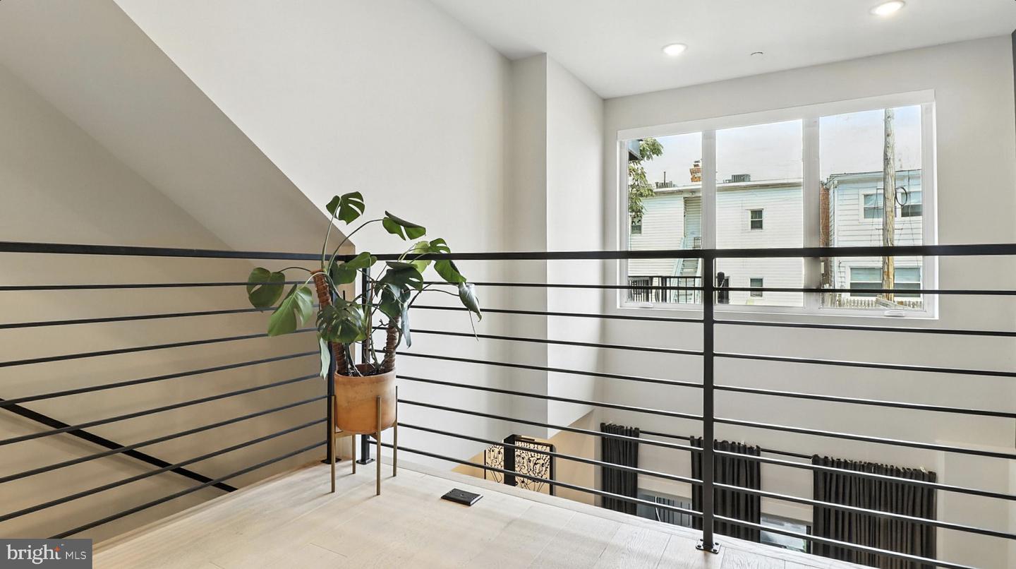 1612 ISHERWOOD ST NE #2, WASHINGTON, District Of Columbia 20002, 2 Bedrooms Bedrooms, 6 Rooms Rooms,2 BathroomsBathrooms,Residential,For sale,1612 ISHERWOOD ST NE #2,DCDC2212622 MLS # DCDC2212622