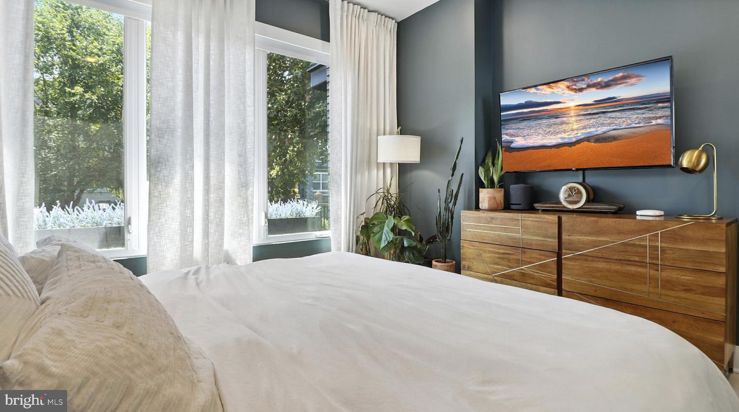1612 ISHERWOOD ST NE #2, WASHINGTON, District Of Columbia 20002, 2 Bedrooms Bedrooms, 6 Rooms Rooms,2 BathroomsBathrooms,Residential,For sale,1612 ISHERWOOD ST NE #2,DCDC2212622 MLS # DCDC2212622