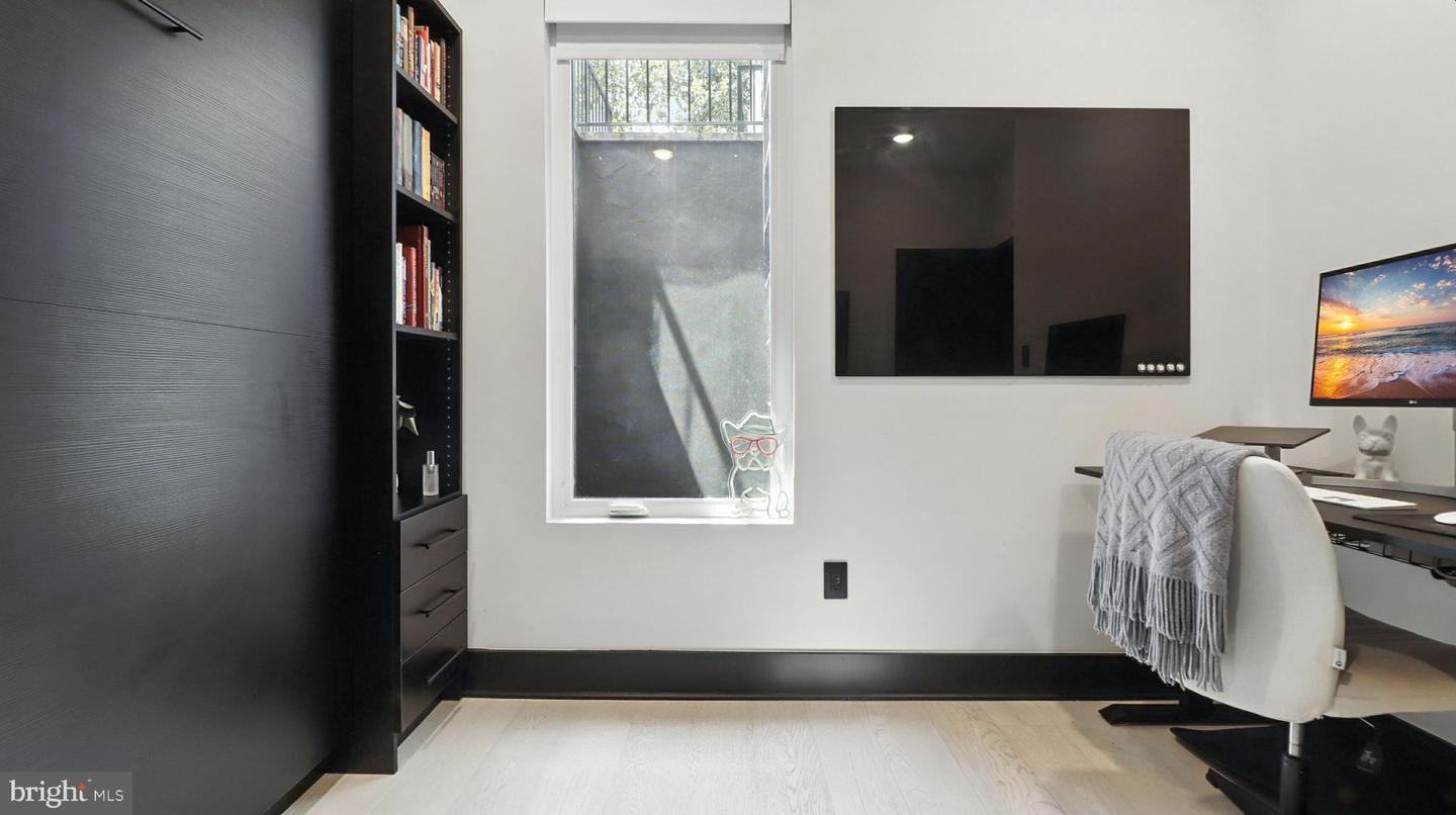 1612 ISHERWOOD ST NE #2, WASHINGTON, District Of Columbia 20002, 2 Bedrooms Bedrooms, 6 Rooms Rooms,2 BathroomsBathrooms,Residential,For sale,1612 ISHERWOOD ST NE #2,DCDC2212622 MLS # DCDC2212622