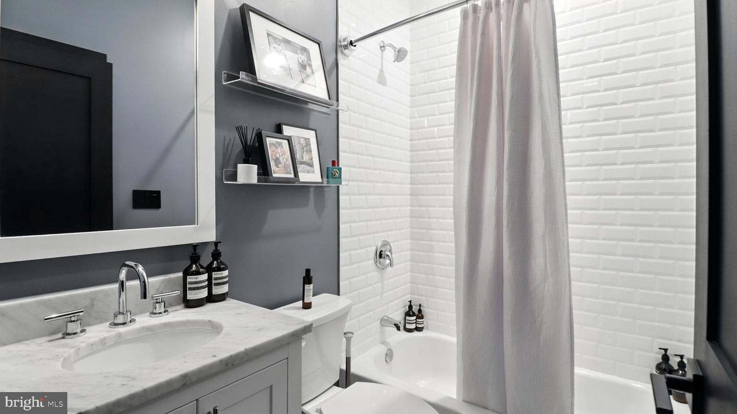 1612 ISHERWOOD ST NE #2, WASHINGTON, District Of Columbia 20002, 2 Bedrooms Bedrooms, 6 Rooms Rooms,2 BathroomsBathrooms,Residential,For sale,1612 ISHERWOOD ST NE #2,DCDC2212622 MLS # DCDC2212622