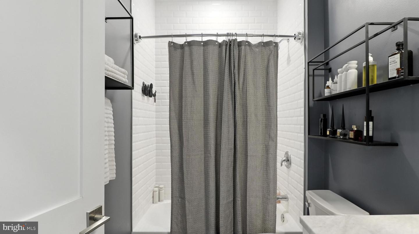 1612 ISHERWOOD ST NE #2, WASHINGTON, District Of Columbia 20002, 2 Bedrooms Bedrooms, 6 Rooms Rooms,2 BathroomsBathrooms,Residential,For sale,1612 ISHERWOOD ST NE #2,DCDC2212622 MLS # DCDC2212622