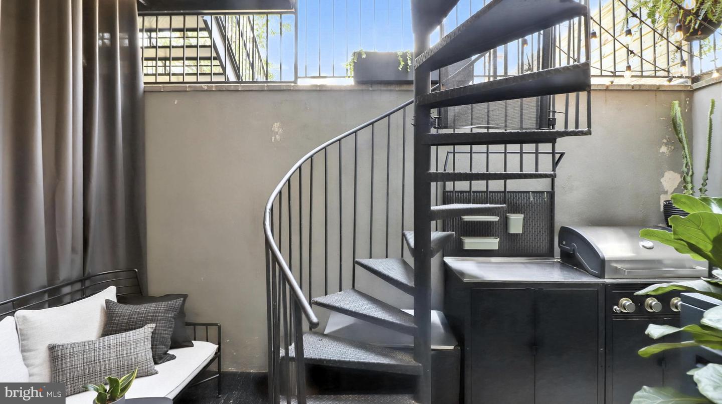 1612 ISHERWOOD ST NE #2, WASHINGTON, District Of Columbia 20002, 2 Bedrooms Bedrooms, 6 Rooms Rooms,2 BathroomsBathrooms,Residential,For sale,1612 ISHERWOOD ST NE #2,DCDC2212622 MLS # DCDC2212622