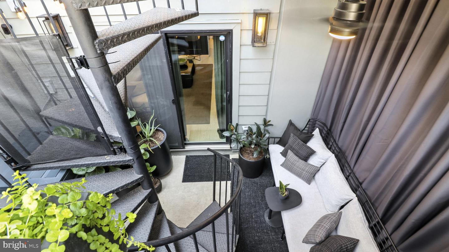 1612 ISHERWOOD ST NE #2, WASHINGTON, District Of Columbia 20002, 2 Bedrooms Bedrooms, 6 Rooms Rooms,2 BathroomsBathrooms,Residential,For sale,1612 ISHERWOOD ST NE #2,DCDC2212622 MLS # DCDC2212622
