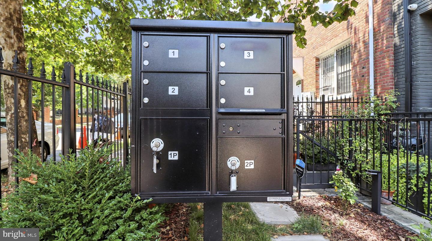 1612 ISHERWOOD ST NE #2, WASHINGTON, District Of Columbia 20002, 2 Bedrooms Bedrooms, 6 Rooms Rooms,2 BathroomsBathrooms,Residential,For sale,1612 ISHERWOOD ST NE #2,DCDC2212622 MLS # DCDC2212622