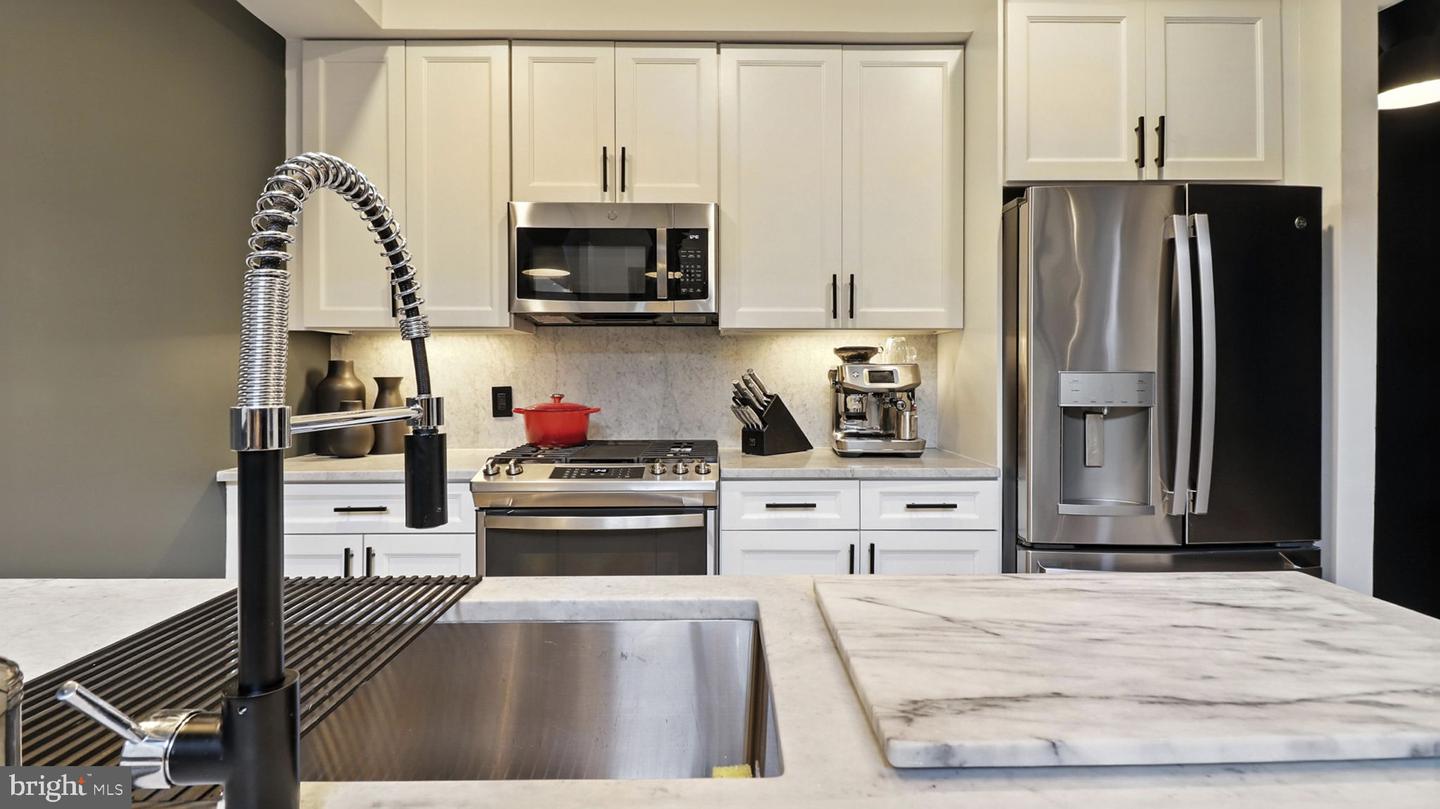 1612 ISHERWOOD ST NE #2, WASHINGTON, District Of Columbia 20002, 2 Bedrooms Bedrooms, 6 Rooms Rooms,2 BathroomsBathrooms,Residential,For sale,1612 ISHERWOOD ST NE #2,DCDC2212622 MLS # DCDC2212622