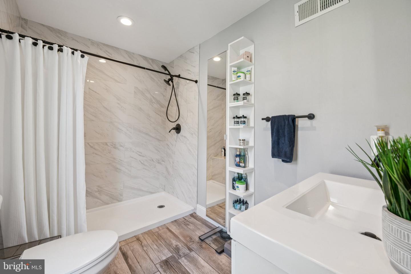 2849 MILLS AVE NE, WASHINGTON, District Of Columbia 20018, 4 Bedrooms Bedrooms, ,3 BathroomsBathrooms,Residential,For sale,2849 MILLS AVE NE,DCDC2212938 MLS # DCDC2212938