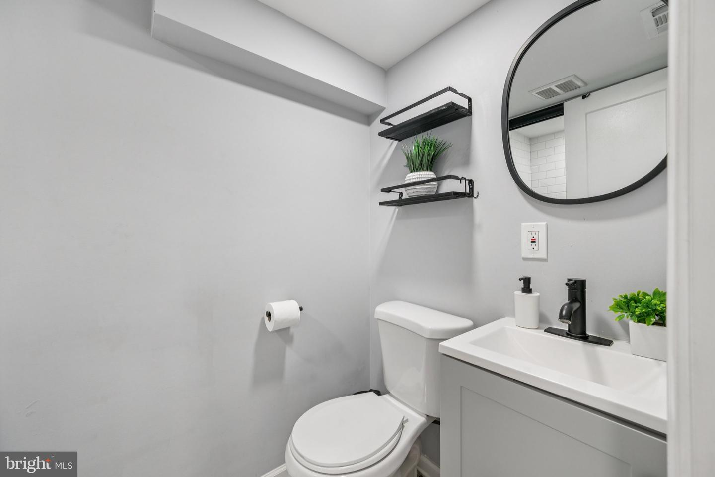 2849 MILLS AVE NE, WASHINGTON, District Of Columbia 20018, 4 Bedrooms Bedrooms, ,3 BathroomsBathrooms,Residential,For sale,2849 MILLS AVE NE,DCDC2212938 MLS # DCDC2212938