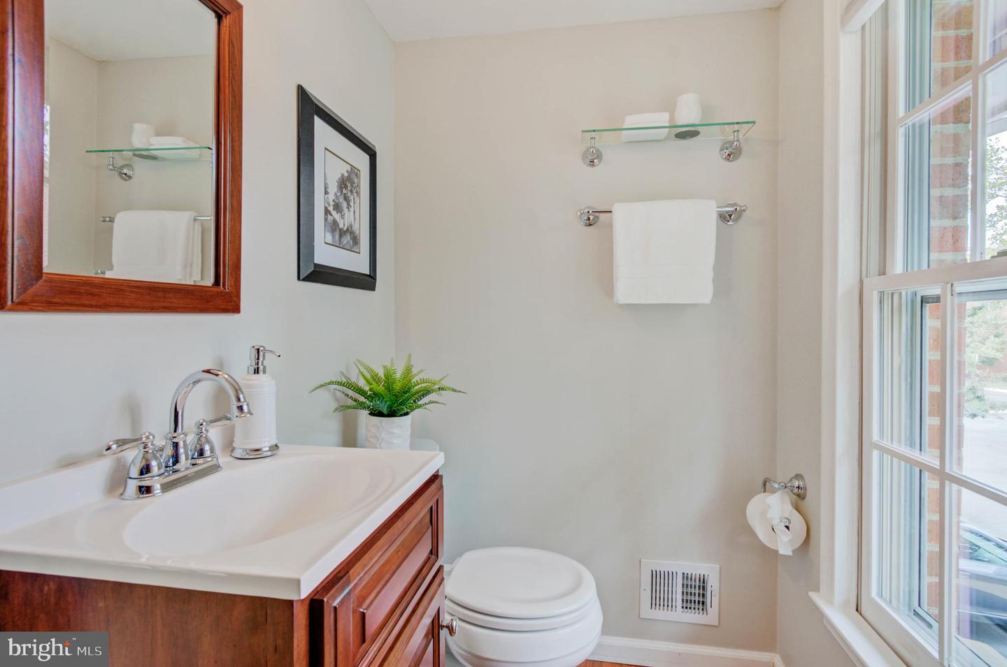 5000 HERITAGE LN, ALEXANDRIA, Virginia 22311, 3 Bedrooms Bedrooms, ,2 BathroomsBathrooms,Residential,For sale,5000 HERITAGE LN,VAAX2048366 MLS # VAAX2048366