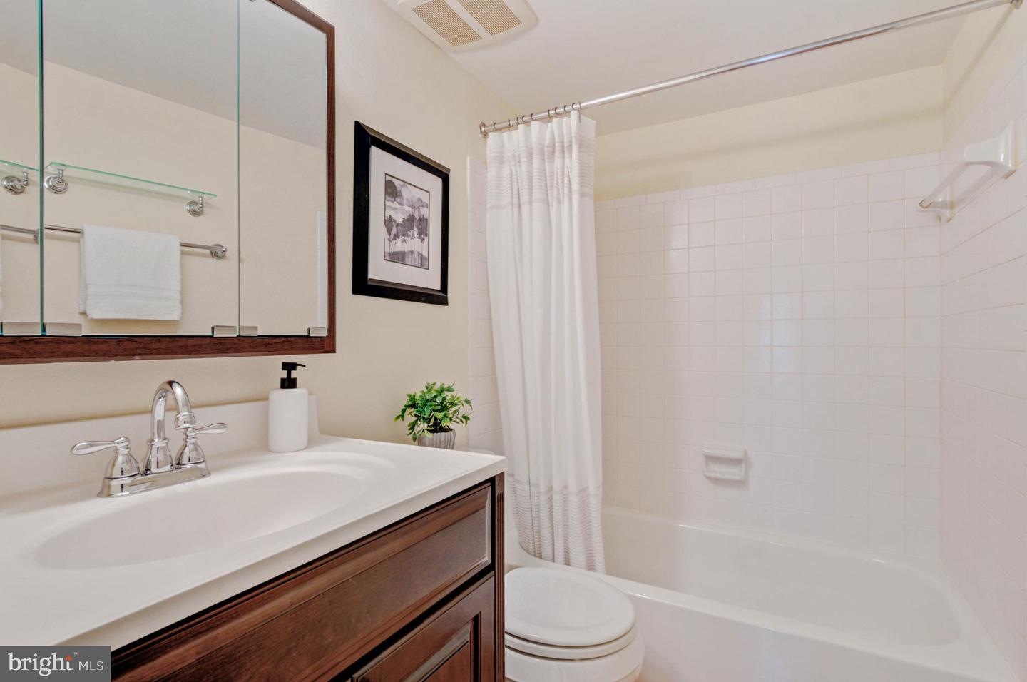 5000 HERITAGE LN, ALEXANDRIA, Virginia 22311, 3 Bedrooms Bedrooms, ,2 BathroomsBathrooms,Residential,For sale,5000 HERITAGE LN,VAAX2048366 MLS # VAAX2048366