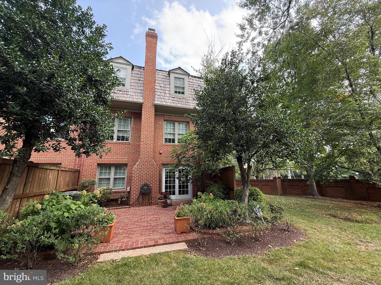 5000 HERITAGE LN, ALEXANDRIA, Virginia 22311, 3 Bedrooms Bedrooms, ,2 BathroomsBathrooms,Residential,For sale,5000 HERITAGE LN,VAAX2048366 MLS # VAAX2048366