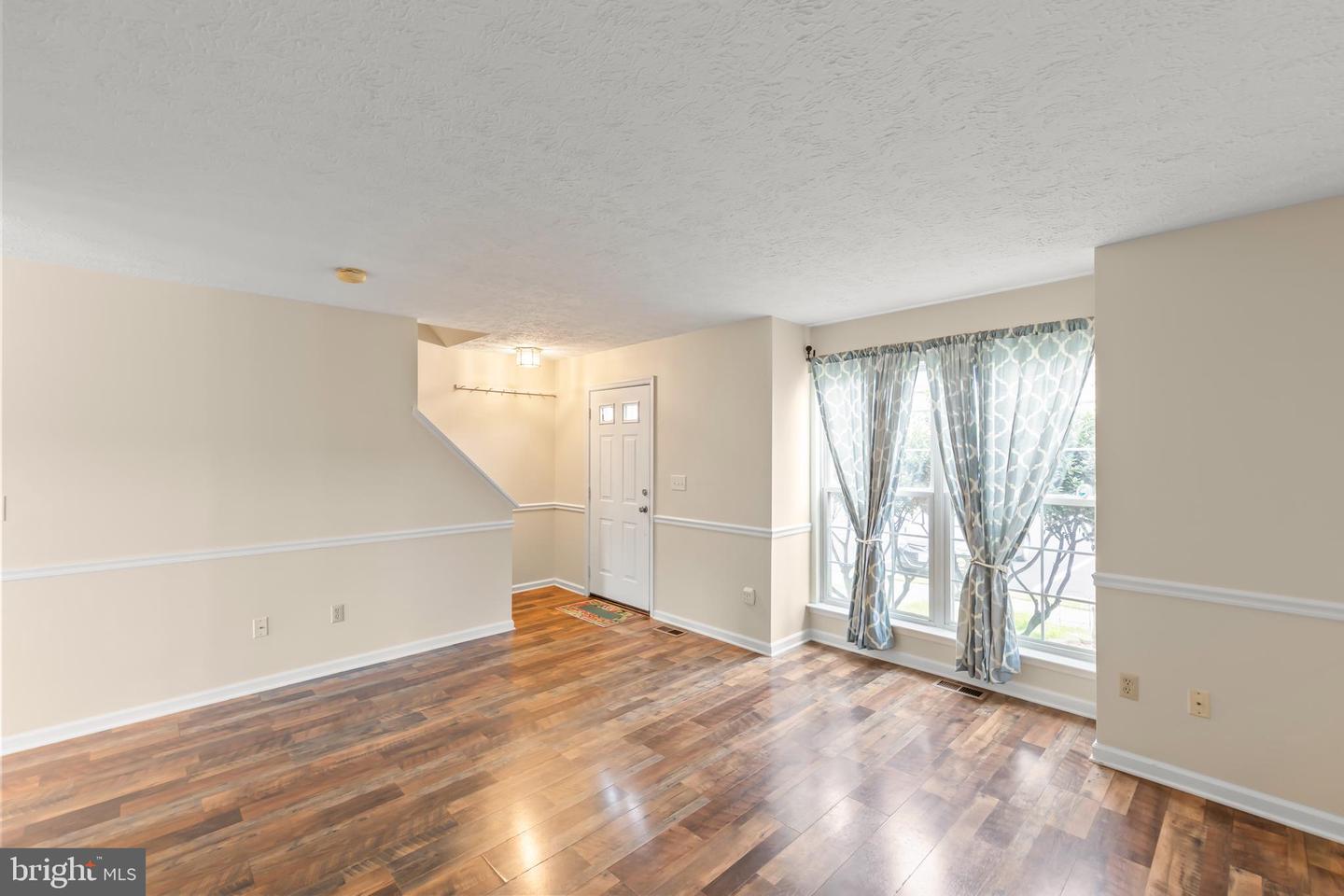 106 SUTTON CT, WINCHESTER, Virginia 22601, 3 Bedrooms Bedrooms, ,2 BathroomsBathrooms,Residential,For sale,106 SUTTON CT,VAFV2036568 MLS # VAFV2036568
