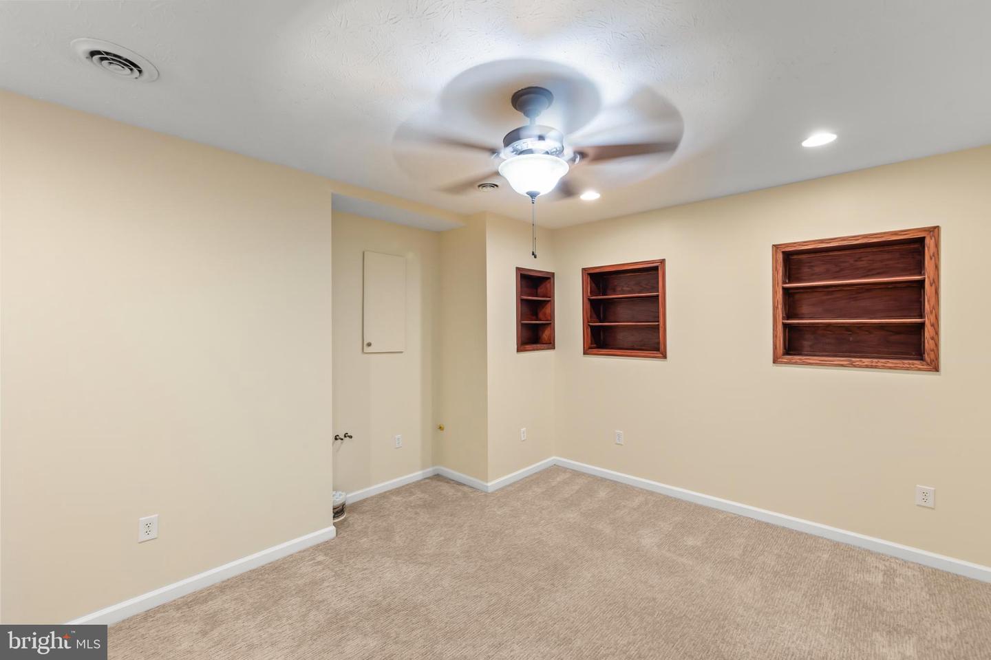 106 SUTTON CT, WINCHESTER, Virginia 22601, 3 Bedrooms Bedrooms, ,2 BathroomsBathrooms,Residential,For sale,106 SUTTON CT,VAFV2036568 MLS # VAFV2036568