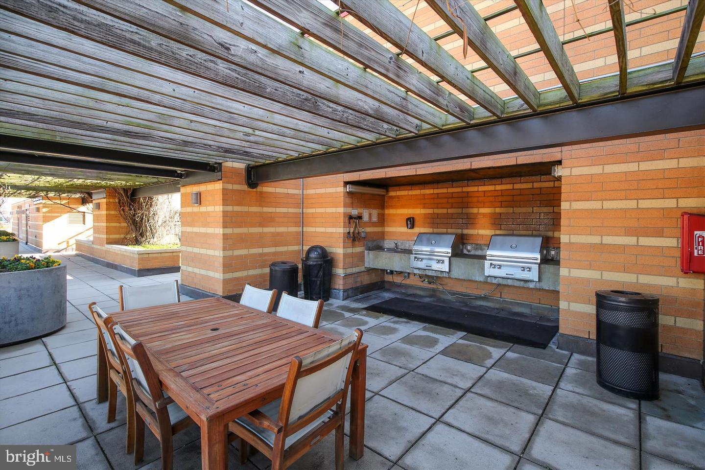 400 MASSACHUSETTS AVE NW #817, WASHINGTON, District Of Columbia 20001, 1 Bedroom Bedrooms, ,1 BathroomBathrooms,Residential,For sale,400 MASSACHUSETTS AVE NW #817,DCDC2220262 MLS # DCDC2220262