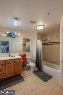 400 MASSACHUSETTS AVE NW #817, WASHINGTON, District Of Columbia 20001, 1 Bedroom Bedrooms, ,1 BathroomBathrooms,Residential,For sale,400 MASSACHUSETTS AVE NW #817,DCDC2220262 MLS # DCDC2220262