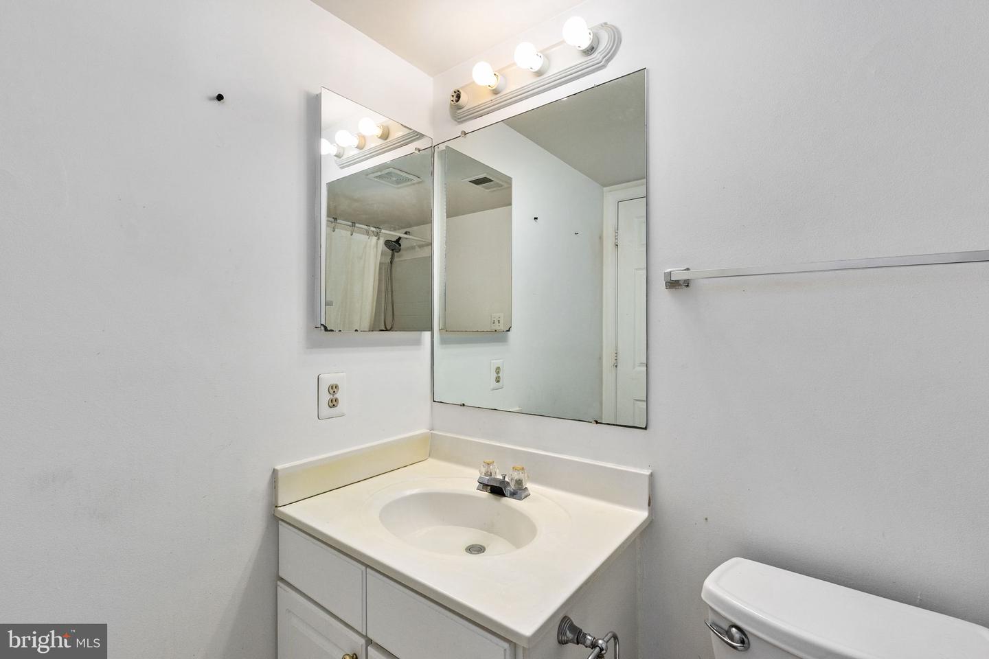 20402 COOL FERN SQ, ASHBURN, Virginia 20147, 4 Bedrooms Bedrooms, ,3 BathroomsBathrooms,Residential,For sale,20402 COOL FERN SQ,VALO2106568 MLS # VALO2106568