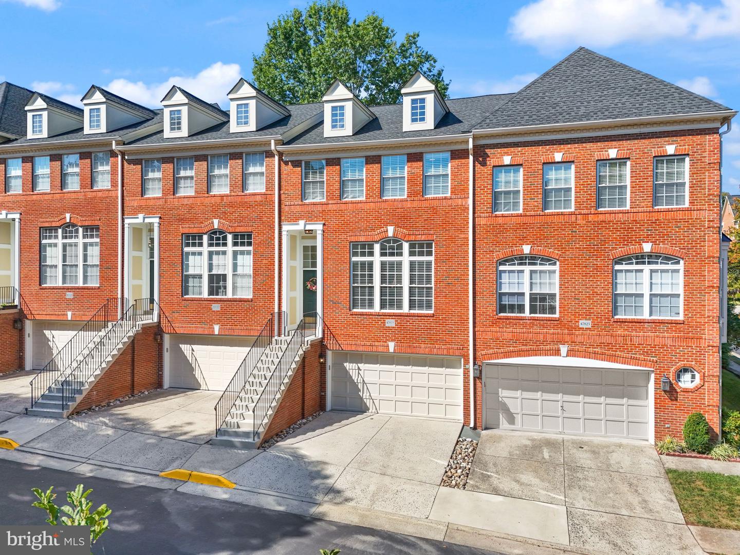 47825 SCOTSBOROUGH SQ #123, STERLING, Virginia 20165, 3 Bedrooms Bedrooms, ,2 BathroomsBathrooms,Residential,For sale,47825 SCOTSBOROUGH SQ #123,VALO2106656 MLS # VALO2106656