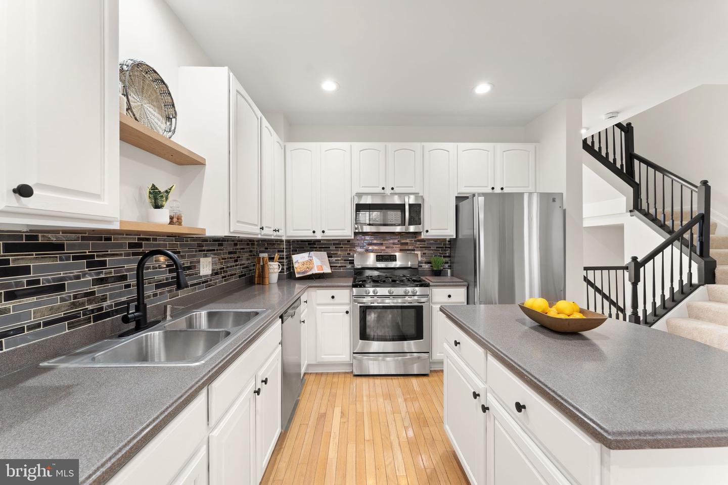47825 SCOTSBOROUGH SQ #123, STERLING, Virginia 20165, 3 Bedrooms Bedrooms, ,2 BathroomsBathrooms,Residential,For sale,47825 SCOTSBOROUGH SQ #123,VALO2106656 MLS # VALO2106656